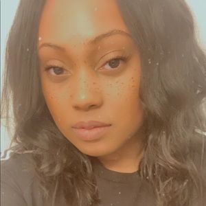 Meet your Posher, Chanelle